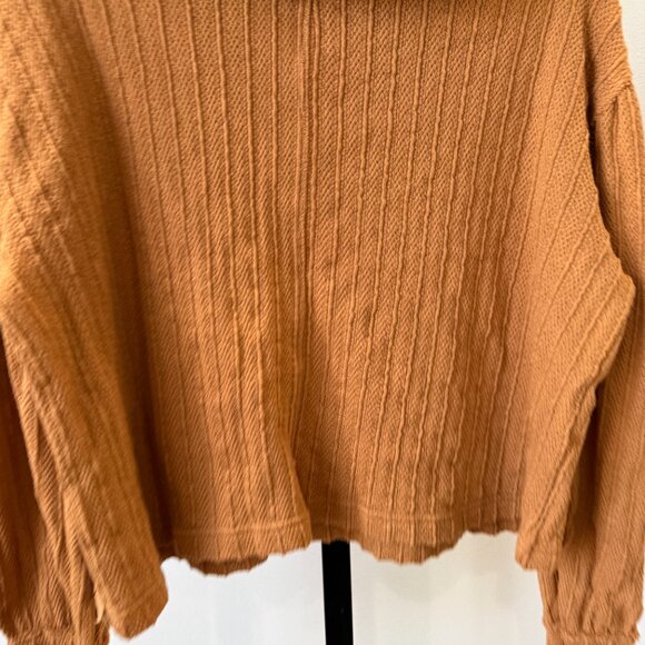 We The Free Off Centre Neck Pullover NWOT Size XS - Picture 3 of 7
